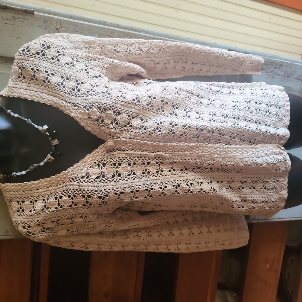 HAND CROCHET COTTON TOP FROM CHINA.